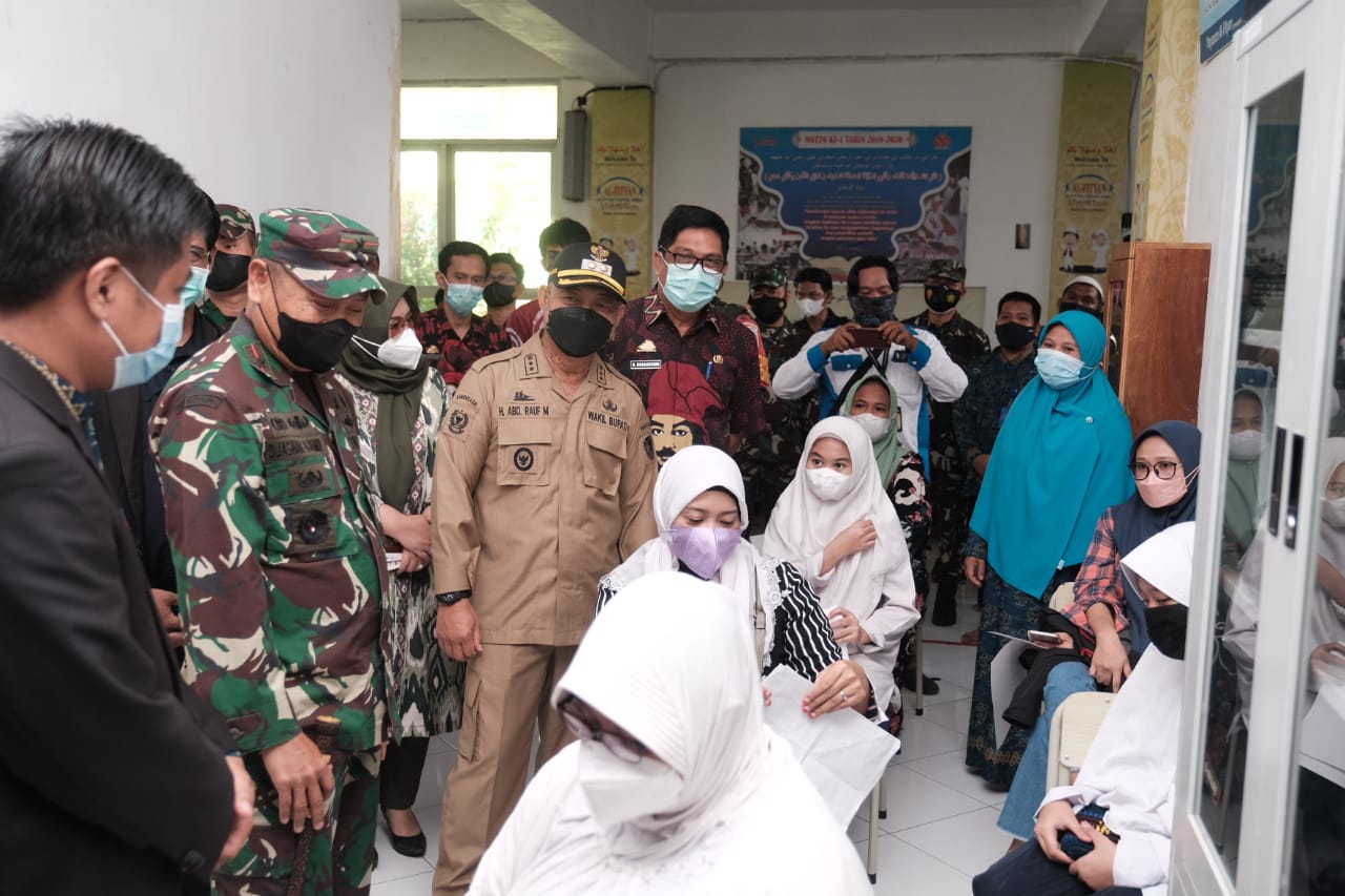 Pemkab Gowa Bersama Kodim 1409 Vaksin 5.250 Pelajar di Tujuh Lokasi